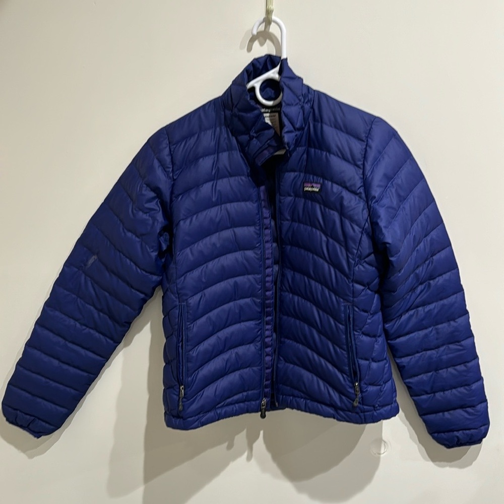Women’s size small Patagonia jacket puffer ski outdoors